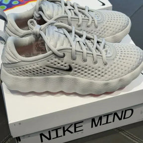 Mind 002 Light Smoke Grey